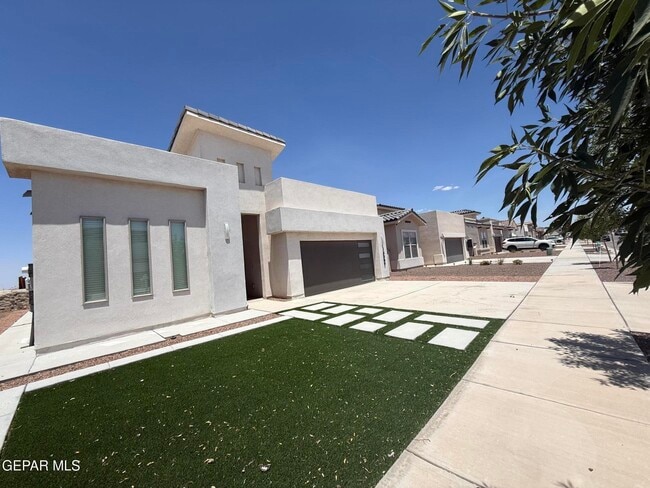 Photo - 13389 Carterton Ave
