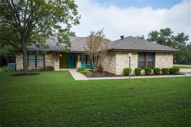 Photo - 309 Juniper Dr