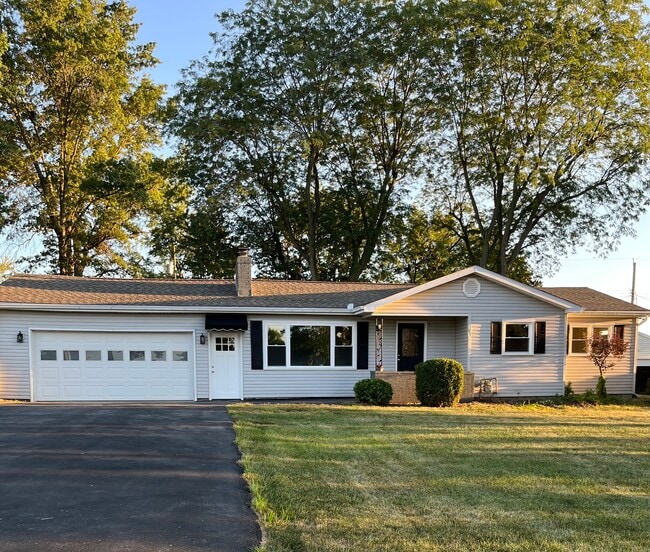 Building Photo - 3249 W Breese Rd Rental