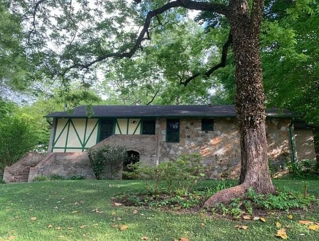 Building Photo - 1865 Oak Grove Rd NE