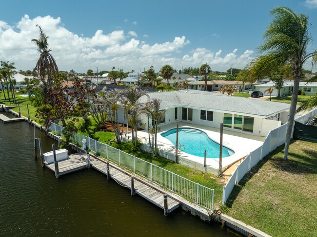 Building Photo - 458 Sandpiper Dr