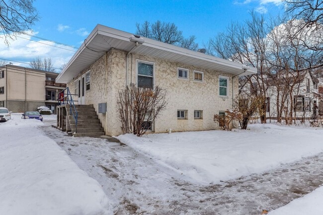 Building Photo - 1171/1173 Raymond Avenue Unit 1171-4