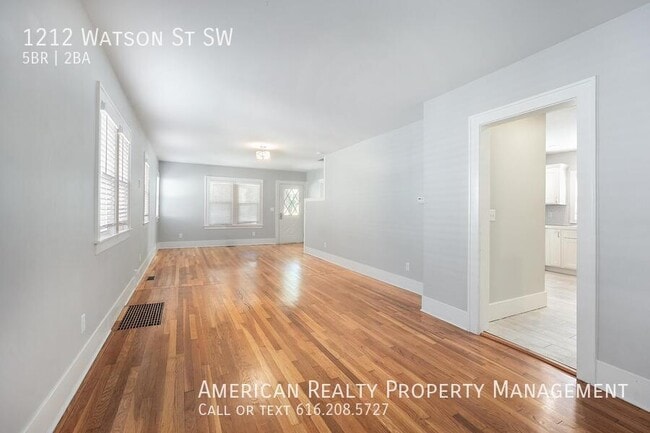 Photo - 1212 Watson St SW