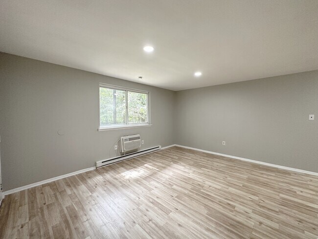 Photo - Woodland Manor Apartments