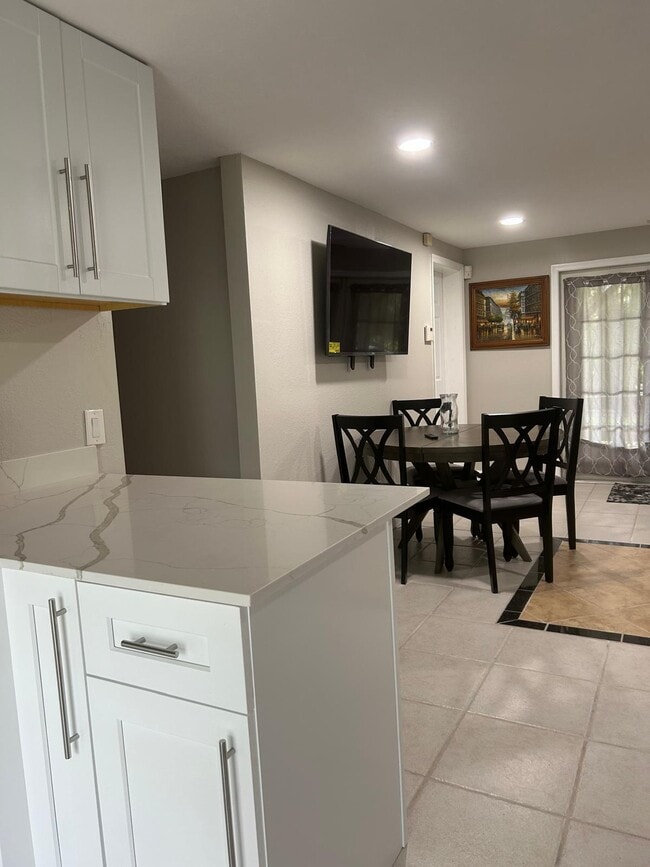 Photo - 16627 Deer Path Ln