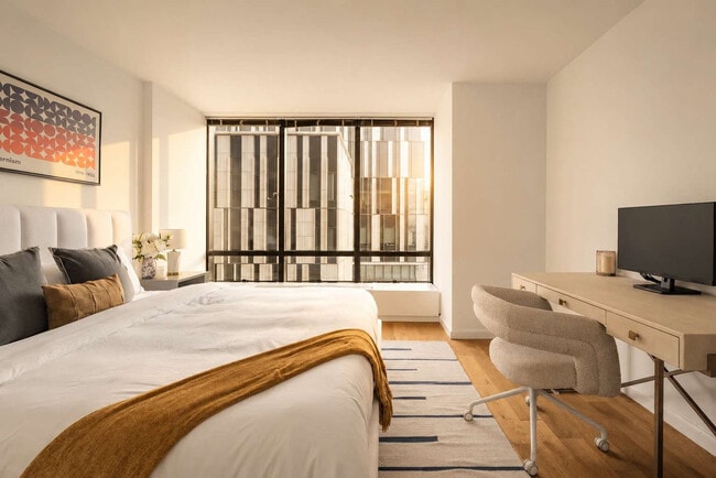 Photo - 525 E 72nd St Unidad SI ID1541444P