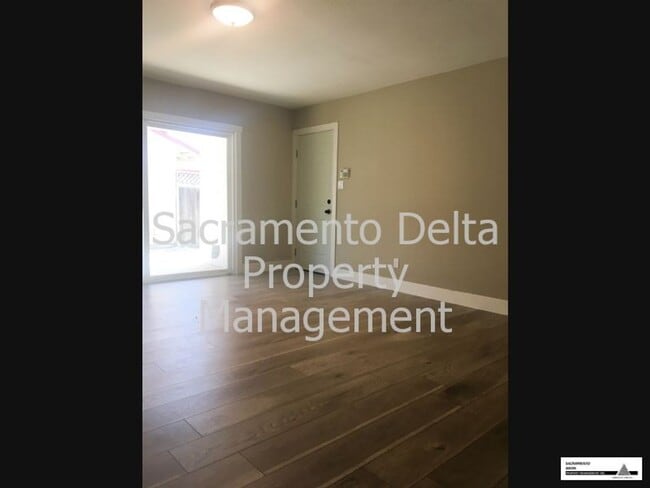 Photo - Charming 3 Bedroom 2 Bath Home in Rosemont