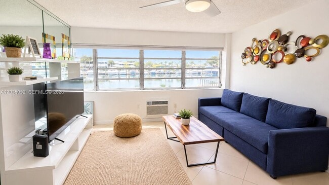 Photo - 220 Kings Point Dr Unidad 105