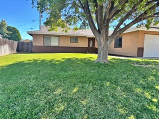 Photo - 808 Kelton St