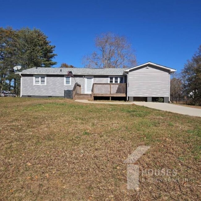 Building Photo - 250 Kirkland Ave