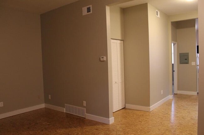 Building Photo - 855 Goodfellow Blvd Unit A