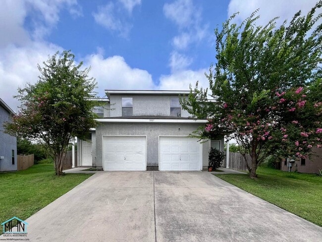 5807 Golf Bend