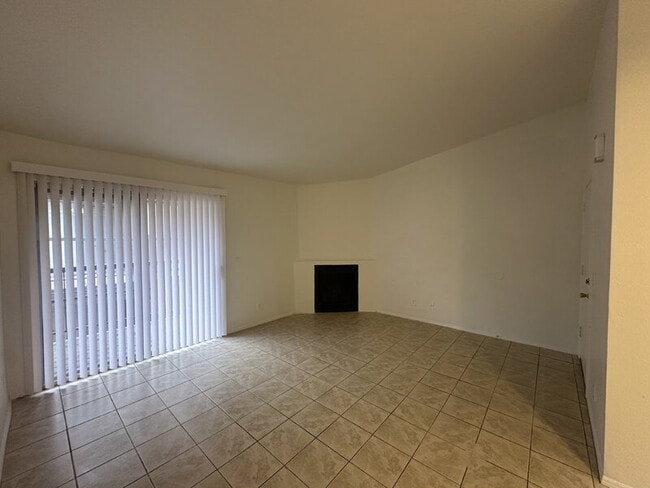 Photo - 1559 W Mercer Ln Unit #3