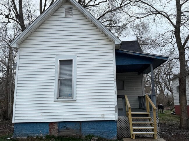 Building Photo - 18 Collett-S