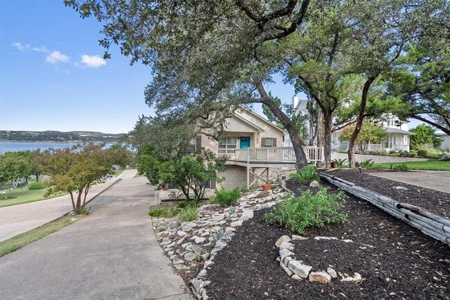 Photo - 504 Lakeshore Cir