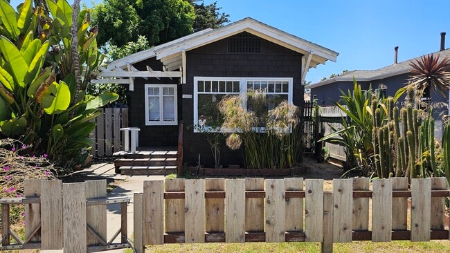 Building Photo - 4741 Brighton Ave Rental
