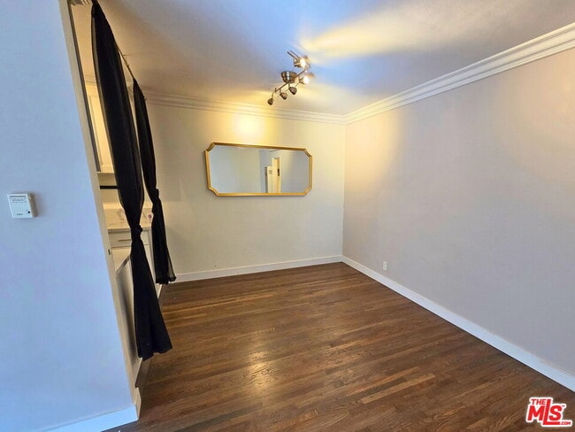 Photo - 7621 Hampton Ave Unidad 102