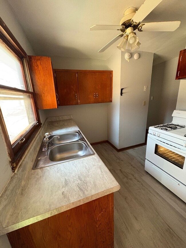 Photo - 3 Bedrooms and 1 Bathroom