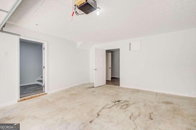 Photo - 2470 Stonegate Dr