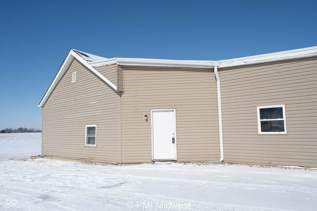 Building Photo - 4881 300W Unit 21