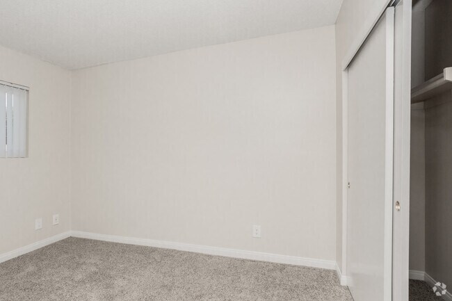 2HAB, 1BA - 1,000 ft²