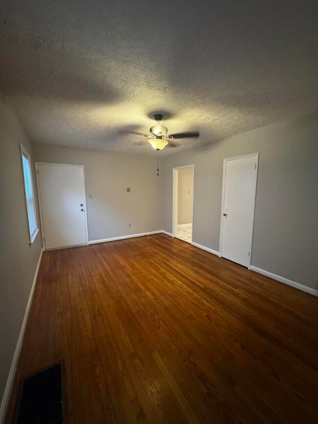 Photo - 148 Shawnee Pl Unit 2