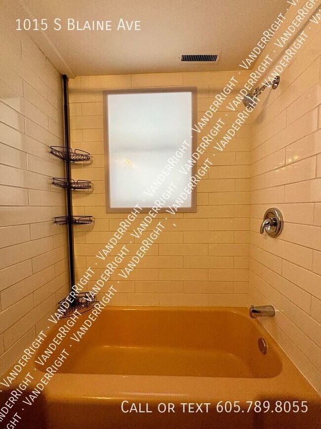 Photo - 1015 S Blaine Ave