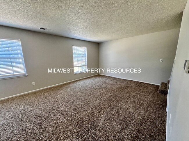 Photo - Stunning 2 Story townhome w/ outdoor Maintenance provided Unidad y Villa Apts - 915