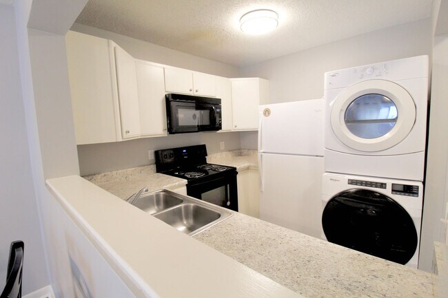 Photo - 1380K Hunters Road