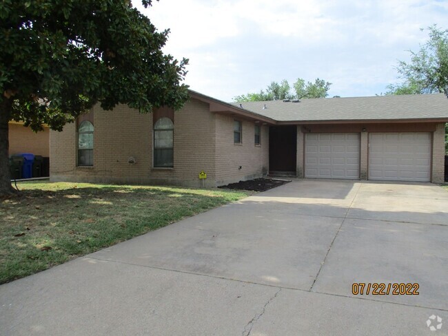 Building Photo - (4) Bed/(2.5) Bath in Core Norman Avail NO... Rental