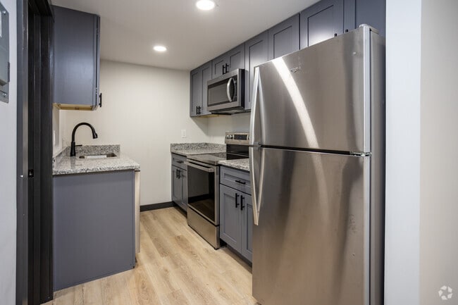 Studio, 1BA - 798SF - Kitchen
