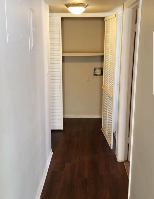 Photo - Windsor Wyndham Apartments