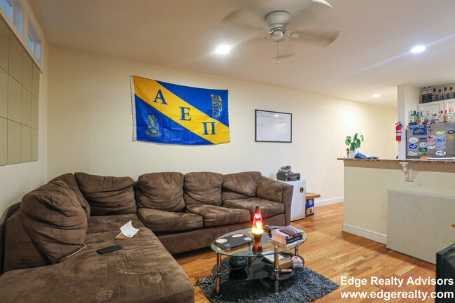 Photo - 55 Thatcher St Unit 1