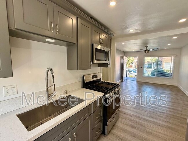 Photo - 1658 Cable St