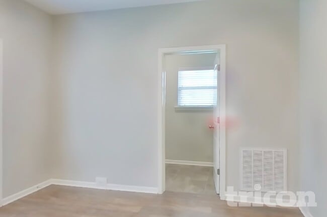 Photo - 1031 Solomon Ln