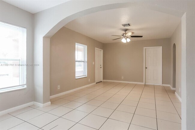 Photo - 705 NW 5th Ave