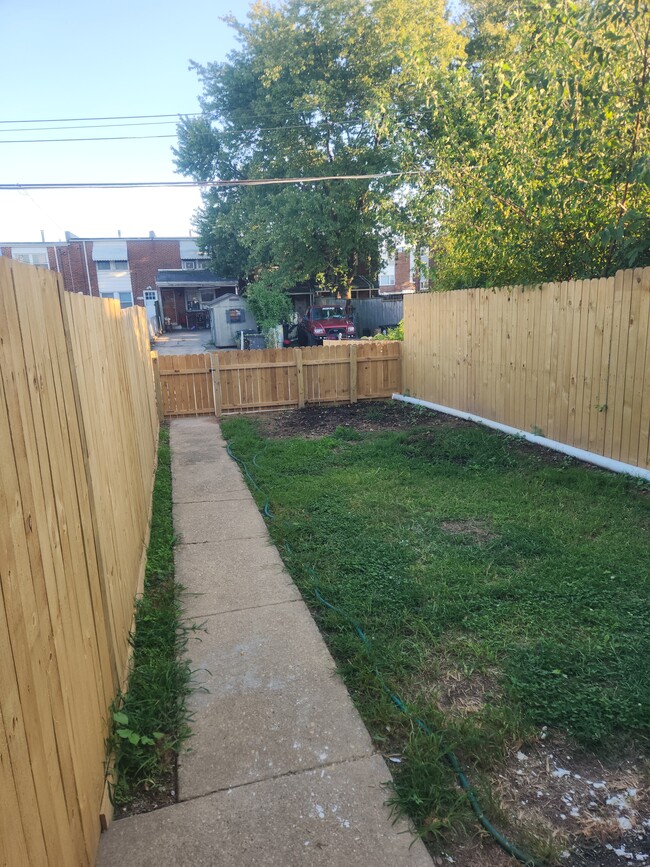 Photo - 8019 Gough St