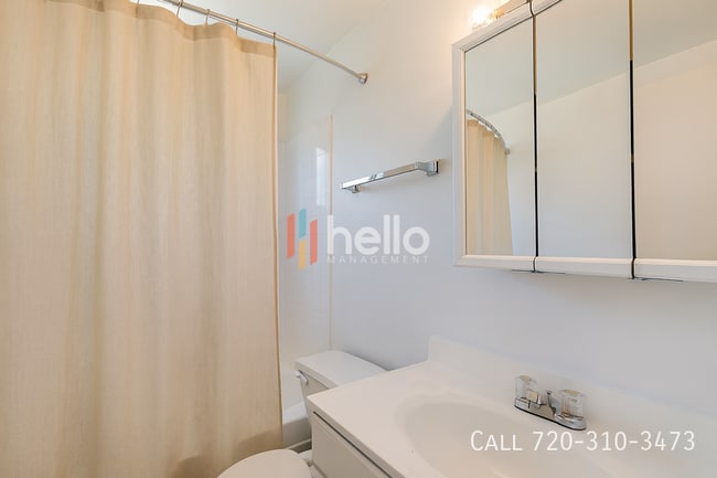 Photo - 809 N Dexter St Unit 401