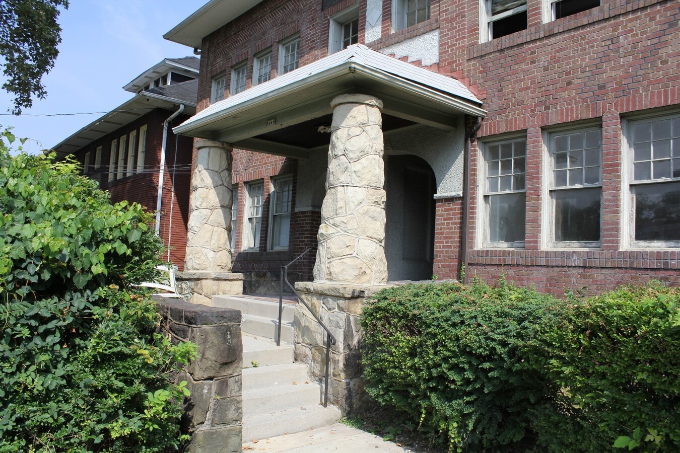 Photo - 5869 Northumberland St Unit 2L