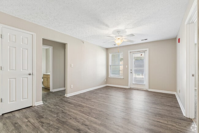 3BR, 2BA - 1,106SF - Living Room