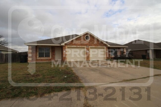 Building Photo - 4003 Cambridge Dr Unit A