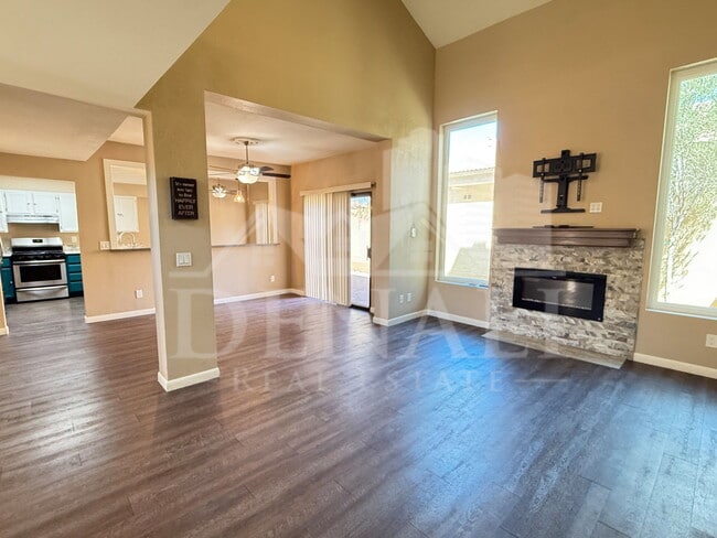 Photo - 2073 N Sunset Dr