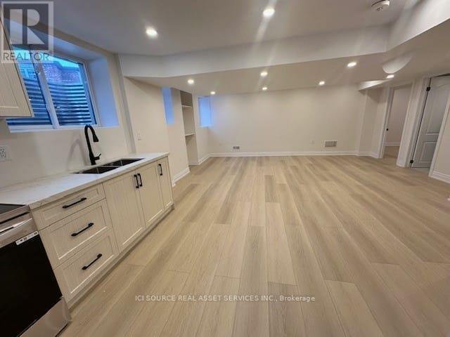 Photo - 198 Camellia Cres