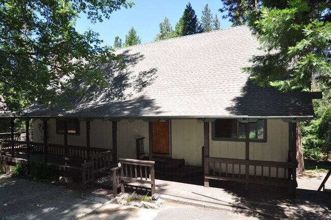 Photo - 23660 Ontario Dr