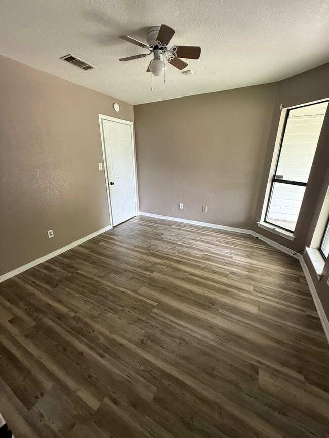 Photo - House For Rent 2065 88th Cir, Beaumont, TX 77707