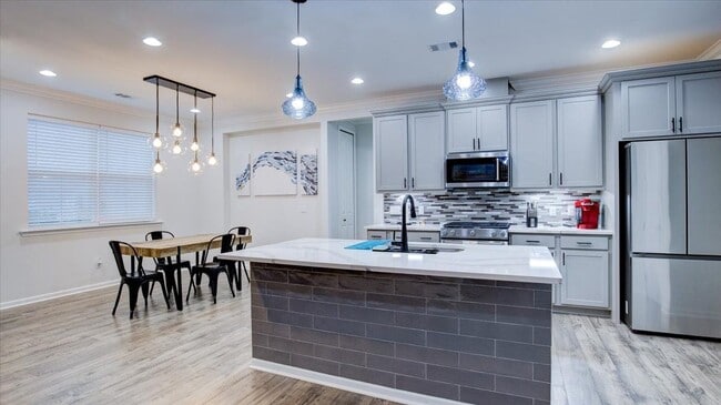 Photo - 1571 Shoreside Dr