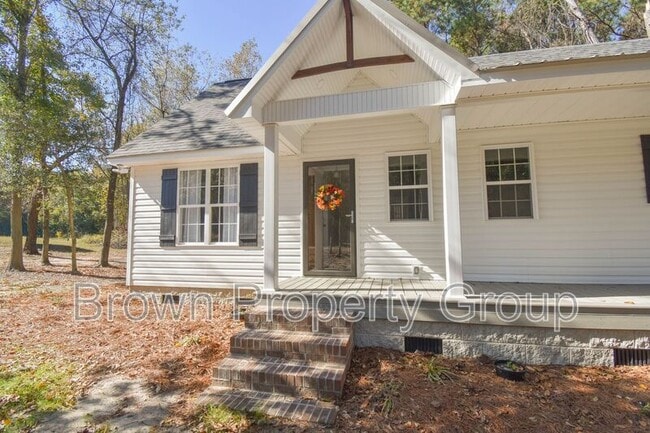 Photo - 885 Simmons Rd