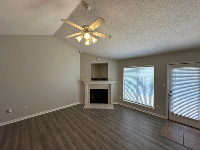 Photo - 1409 Brimfield Cove