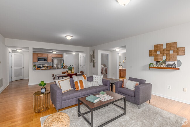 3BR, 2BA - 1,300SF - Living Room