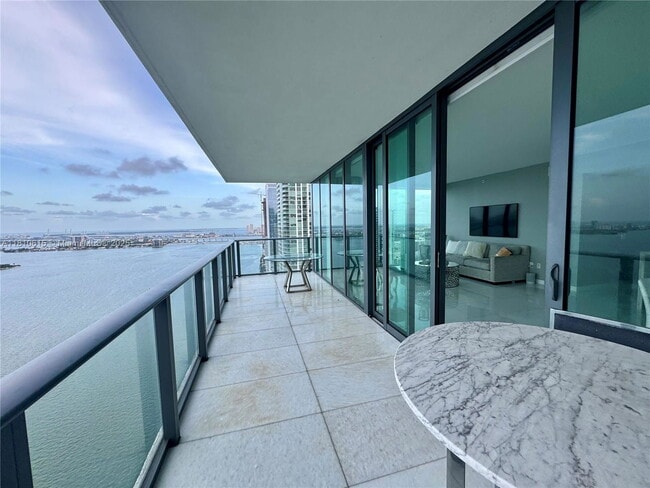 Photo - 3131 NE 7th Ave Unidad 3901